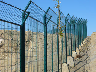 圈地護欄網(wǎng)