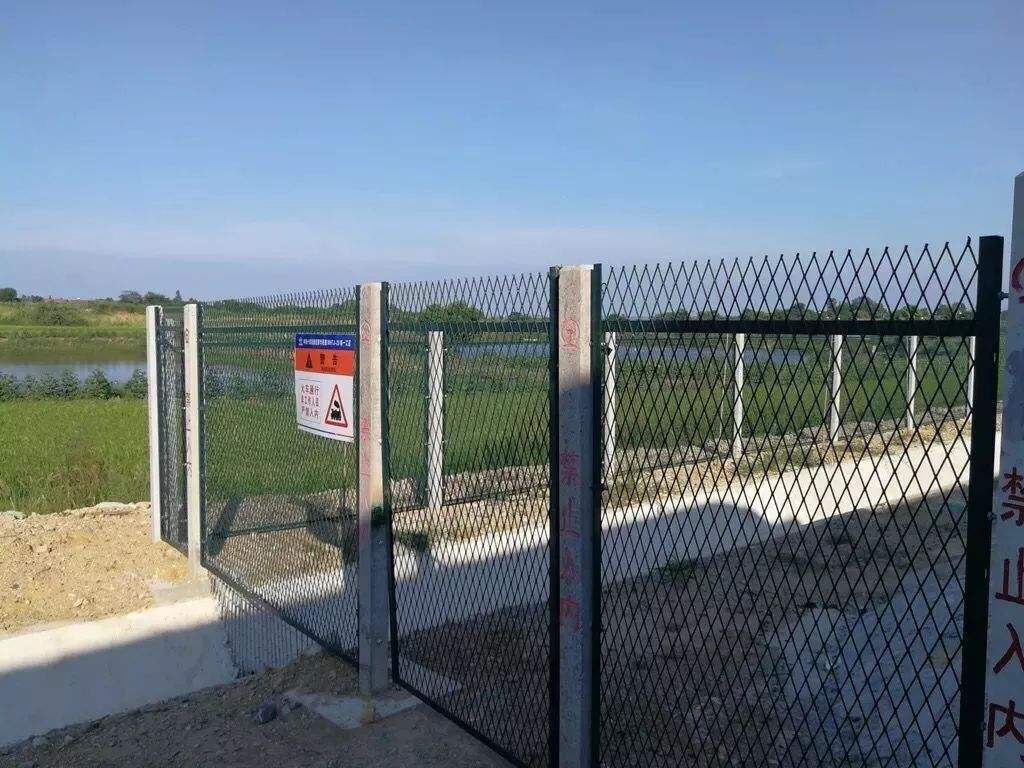 13333081799 (3) 13333081799 (3)